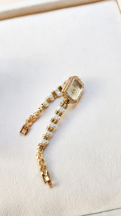 خرید اینترنتی ساعت دخترانه