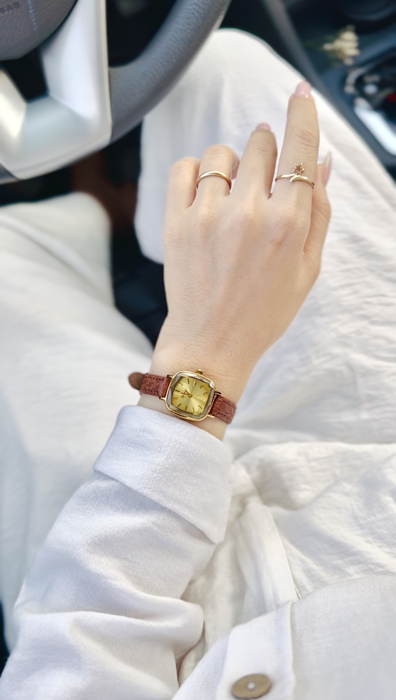 پر فروش ترین ساعت دخترانه مدل چرم کلاسیک مربع کد 1425